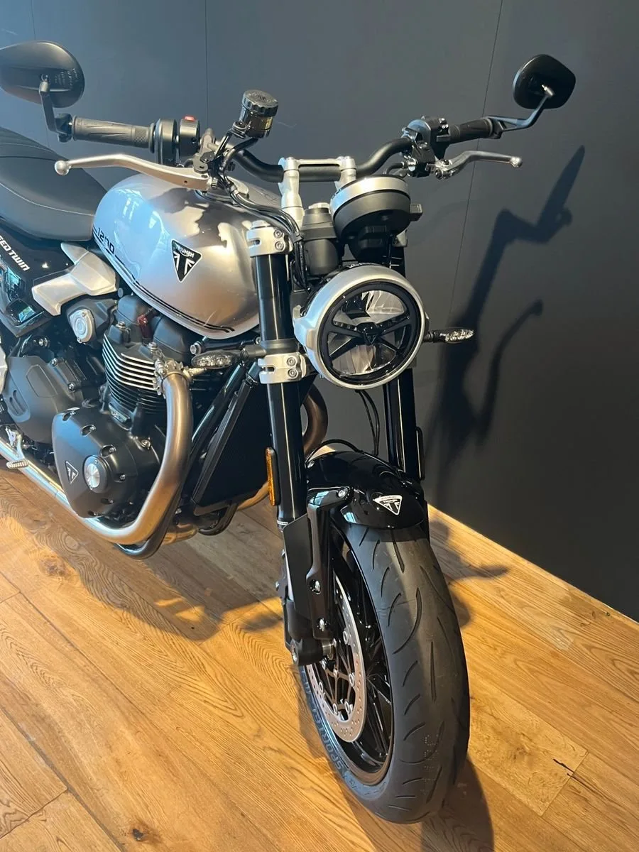 Triumph Speed Twin 1200