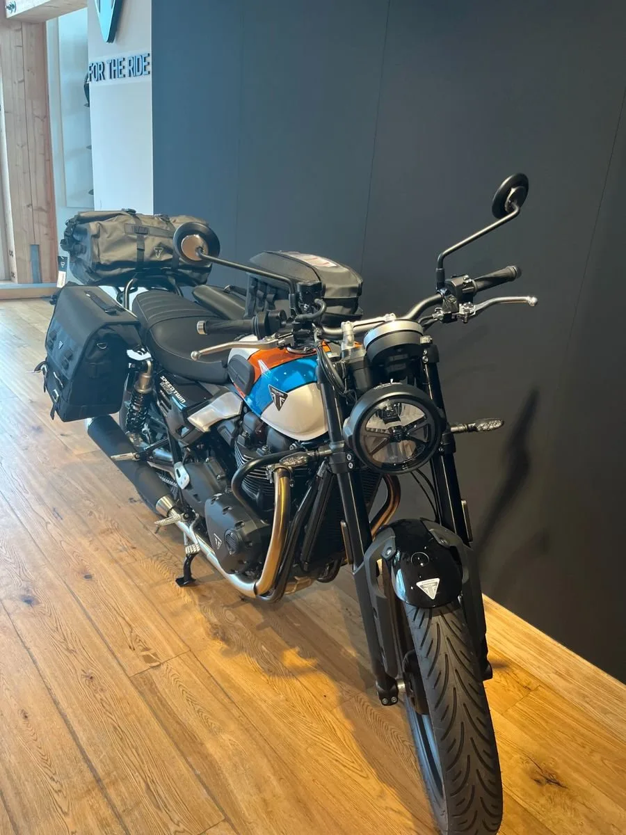 Triumph Speed Twin 900 "Travel-Edition"