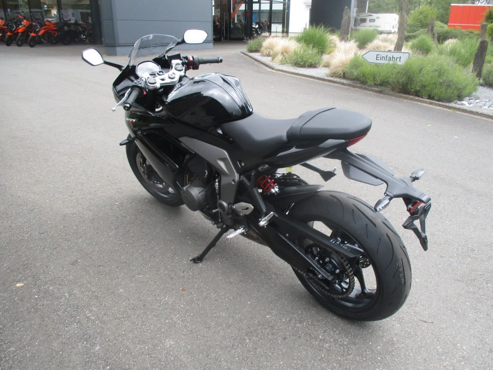 Triumph Daytona 660