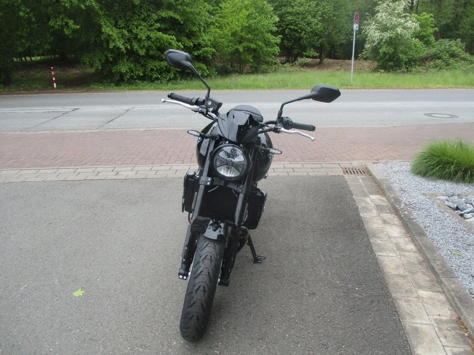 Triumph Trident 800
