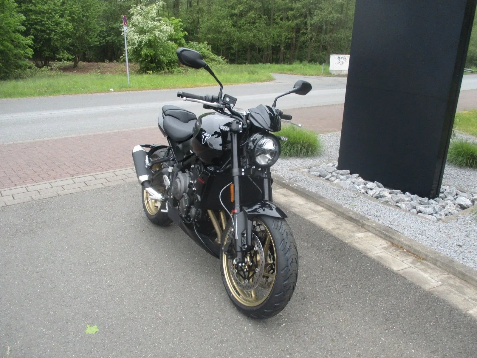 Triumph Trident 800