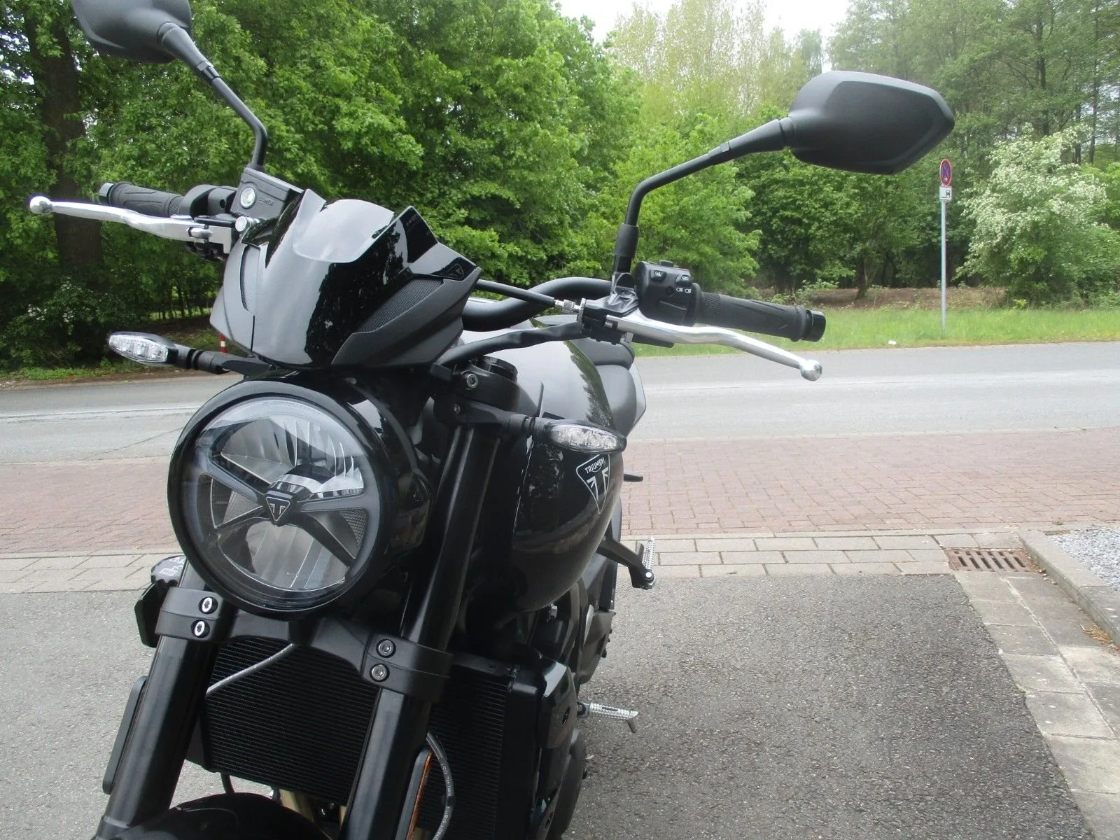 Triumph Trident 800