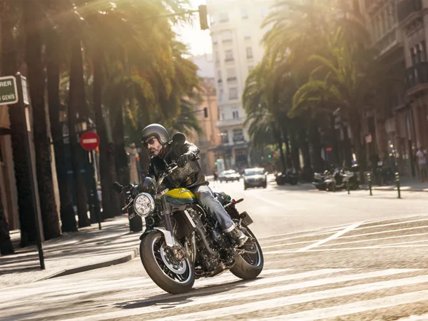 Kawasaki Z900 RS