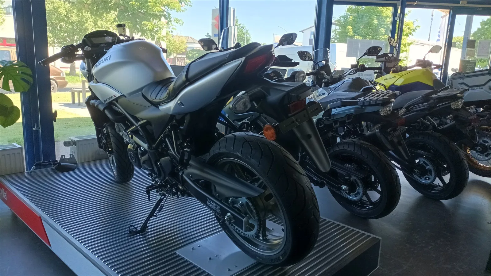 Suzuki SV650X Werksgarantie 35KW möglich Finanzierung1,99%