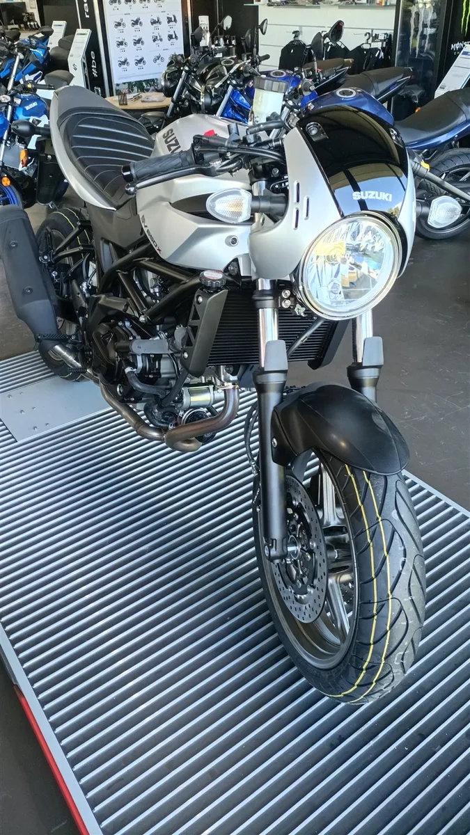 Suzuki SV650X Werksgarantie 35KW möglich Finanzierung1,99%
