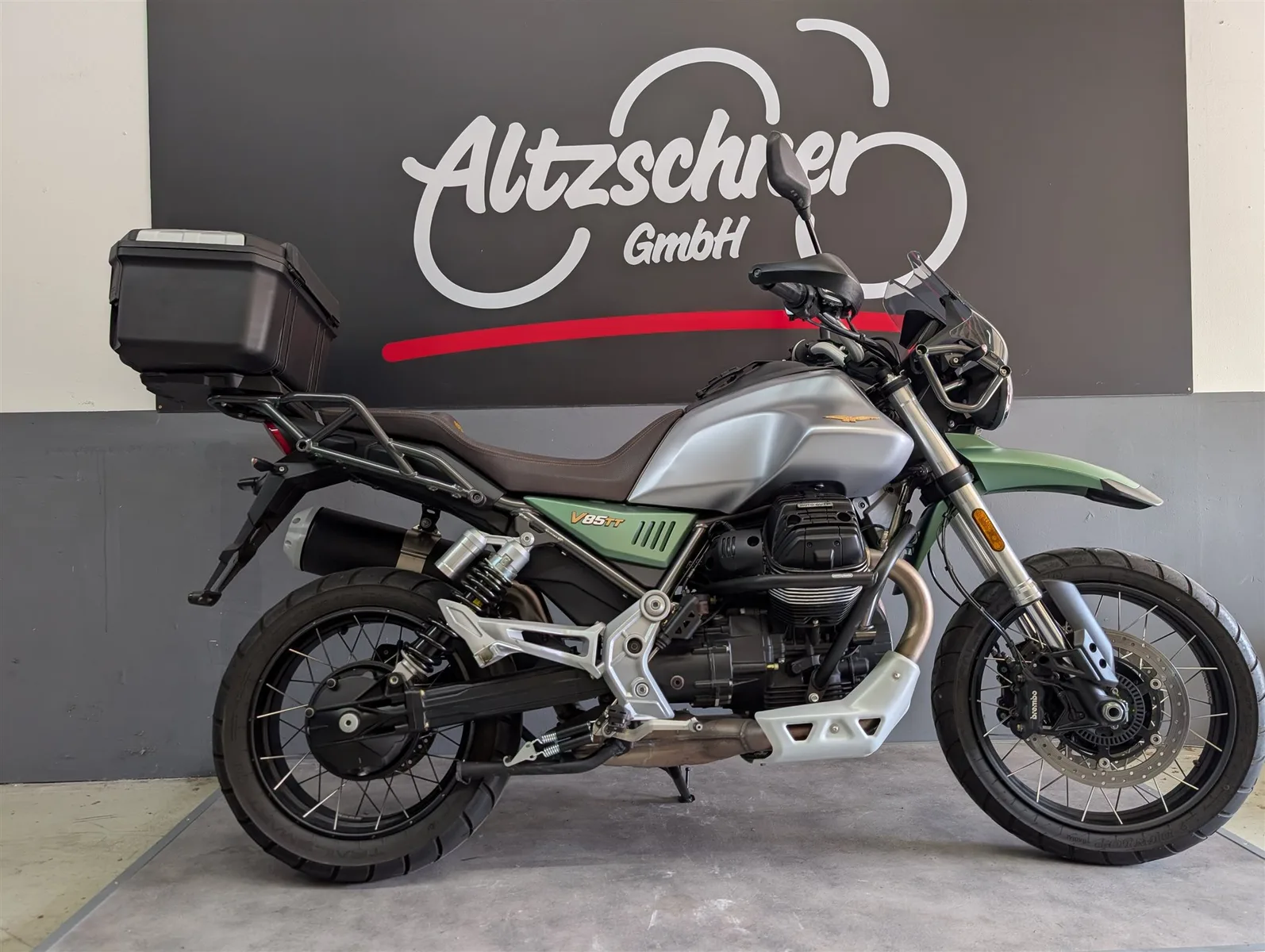 Moto Guzzi V85 TT Topcase/Sturzbügel/10tkm/Inspektion neu