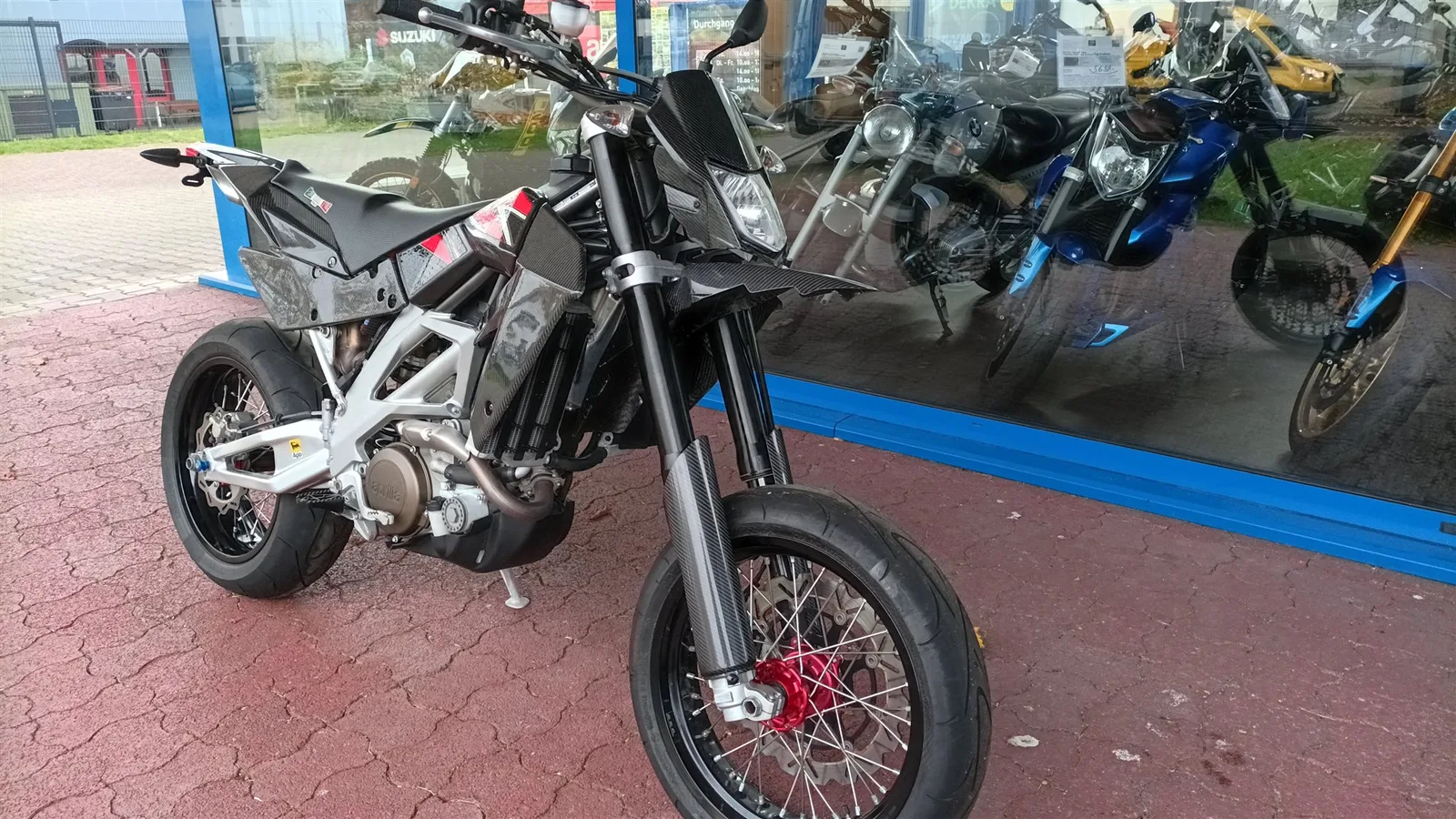 Aprilia SXV 450 3100km/CARBON/Felgenumbau/SUPERMOTO
