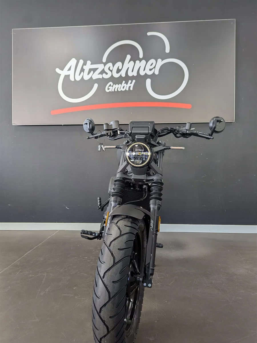 Zontes 125C2 CHOPPER ab 16 Jahre/Lagerfahrzeug