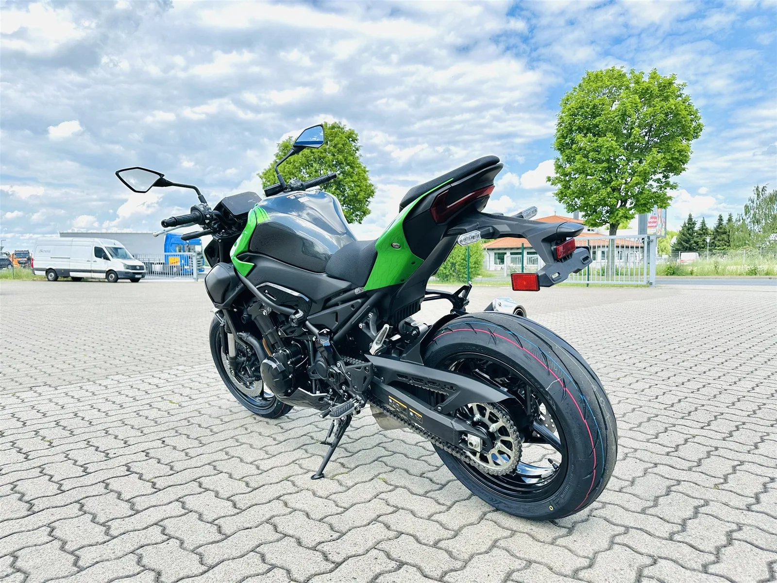 Kawasaki Z900 Modell 2026, auch Performance, sowie 800€ Starterbonus mögl.\*