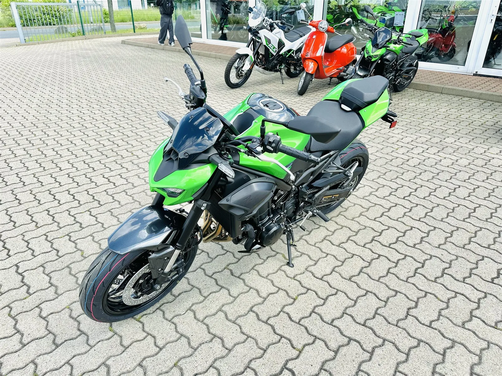 Kawasaki Z900 Modell 2026, auch Performance, sowie 800€ Starterbonus mögl.\*