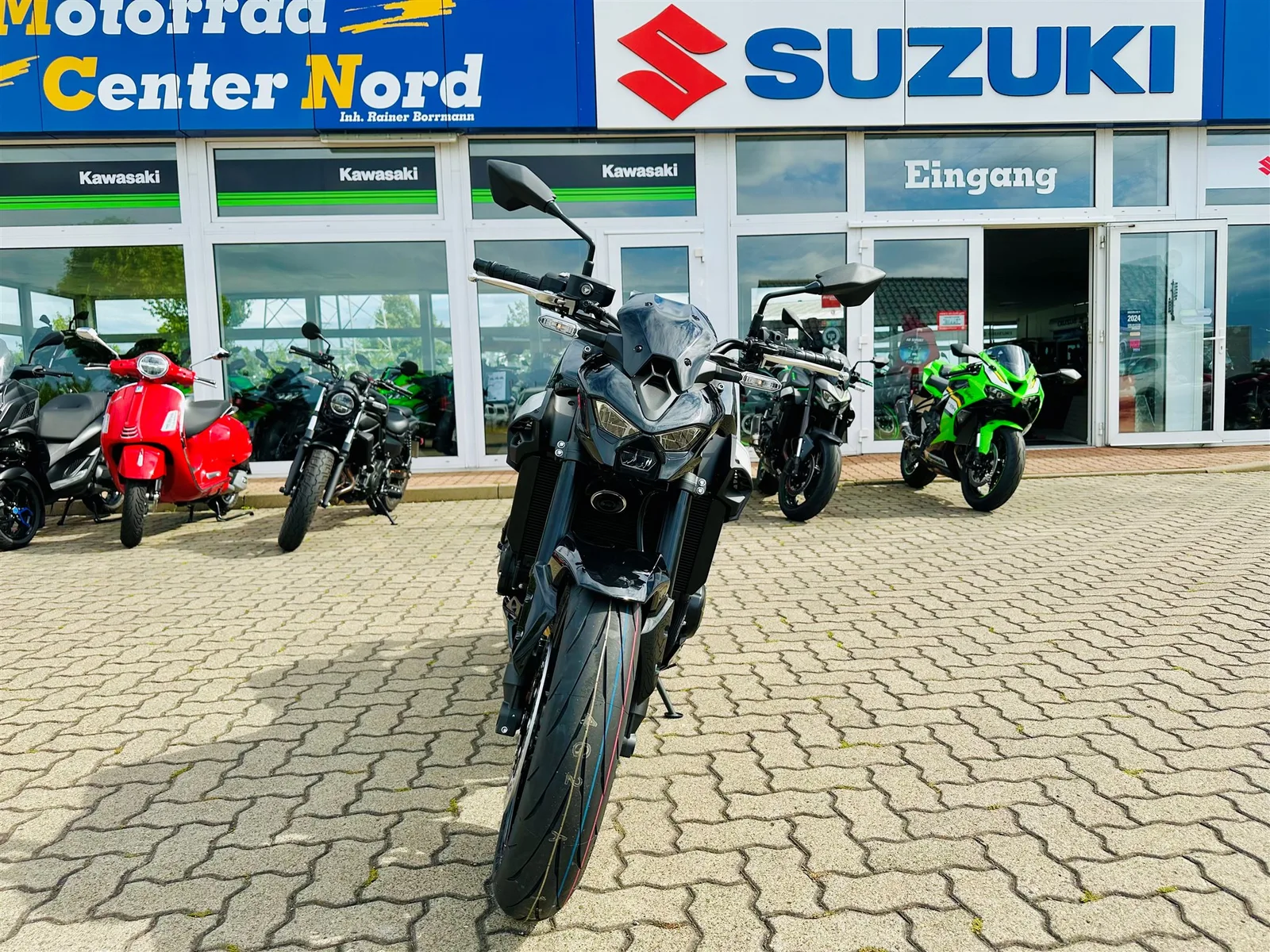 Kawasaki Z900 Modell 2025, auch Performance, sowie 800€ Starterbonus mögl.\*