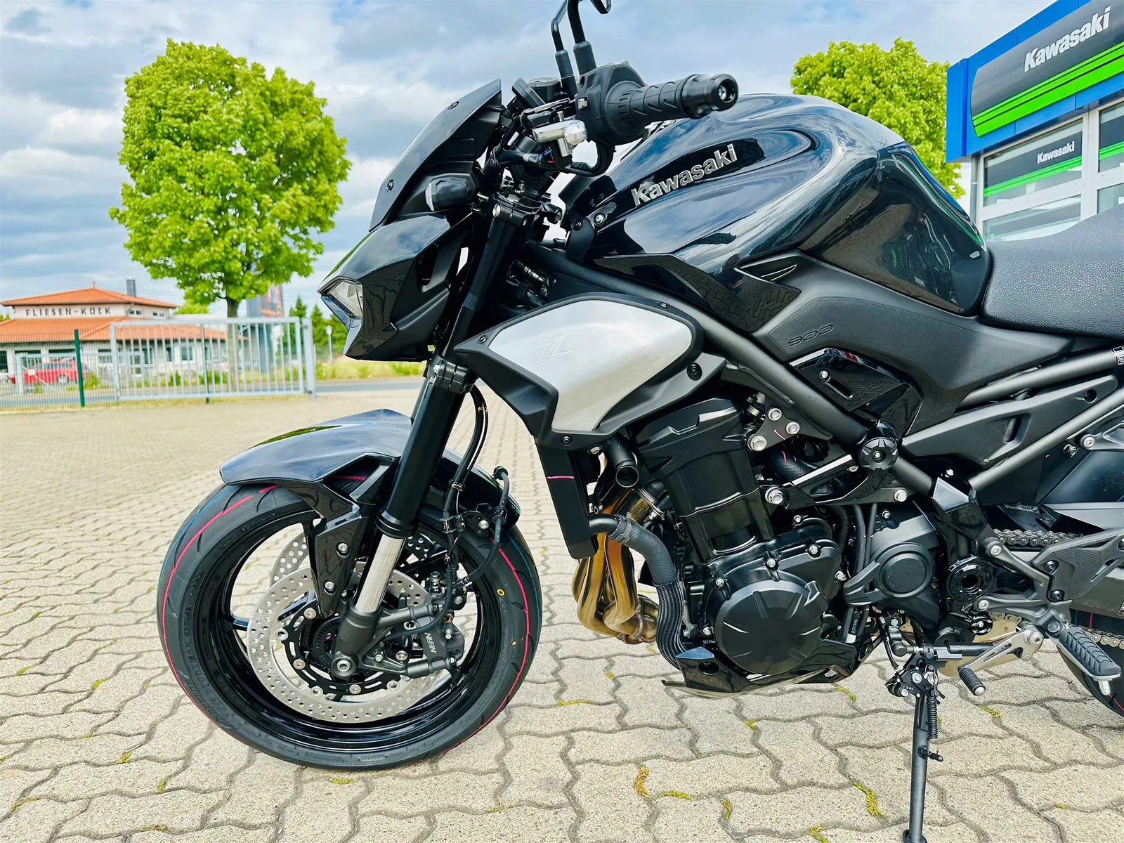 Kawasaki Z900 Modell 2025, auch Performance, sowie 800€ Starterbonus mögl.\*