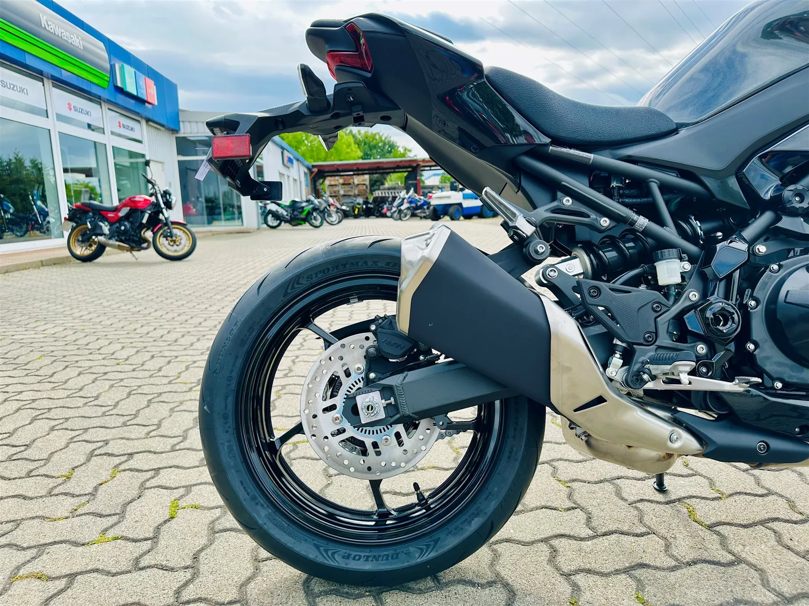 Kawasaki Z900 Modell 2025, auch Performance, sowie 800€ Starterbonus mögl.\*