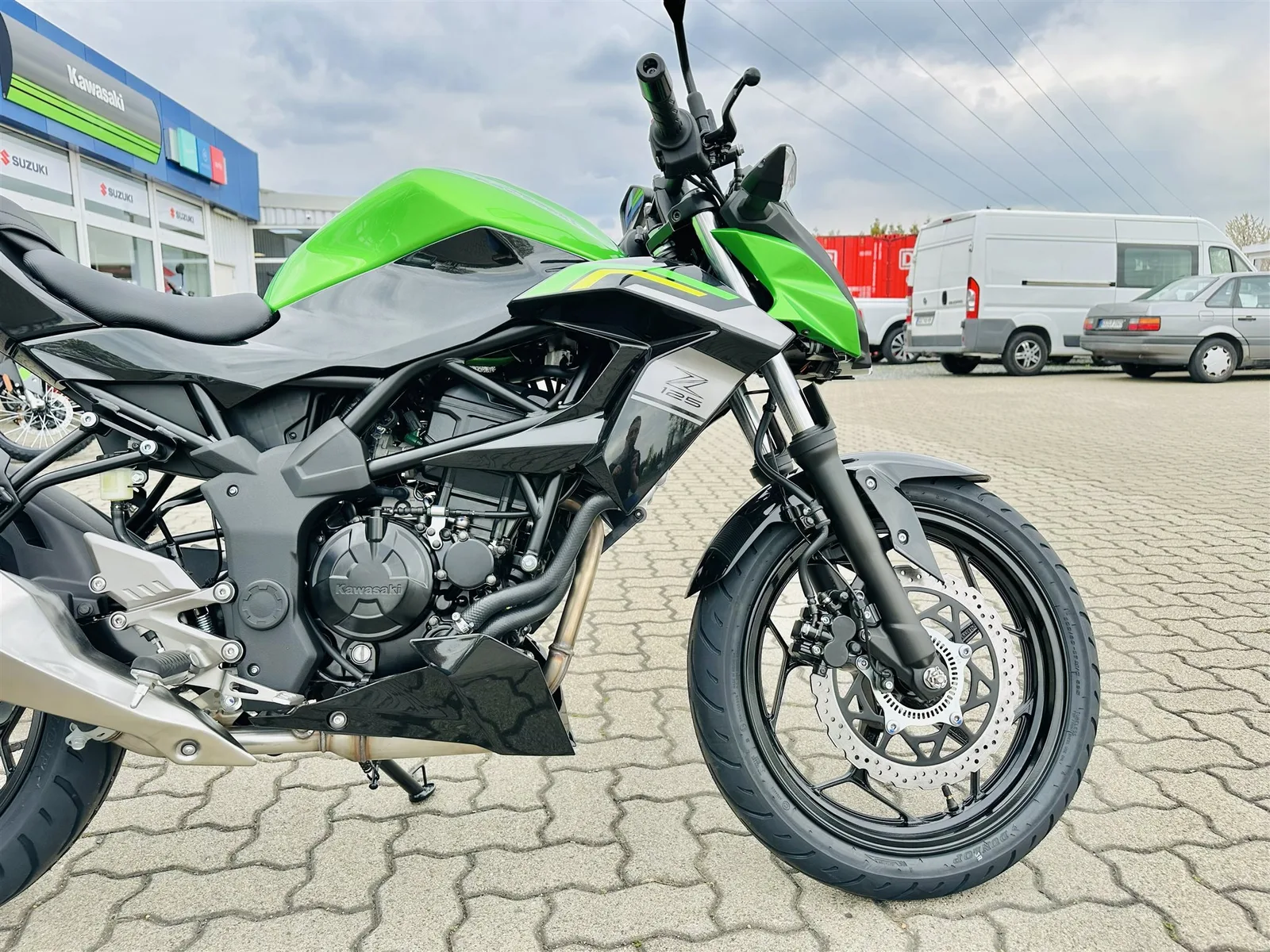 Kawasaki Z125 Modell 2026 500€ Starterbonus möglich!\*