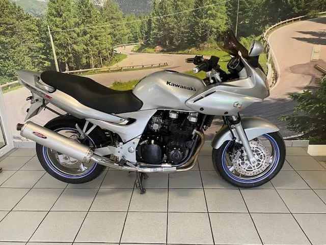 Kawasaki ZR-7 S