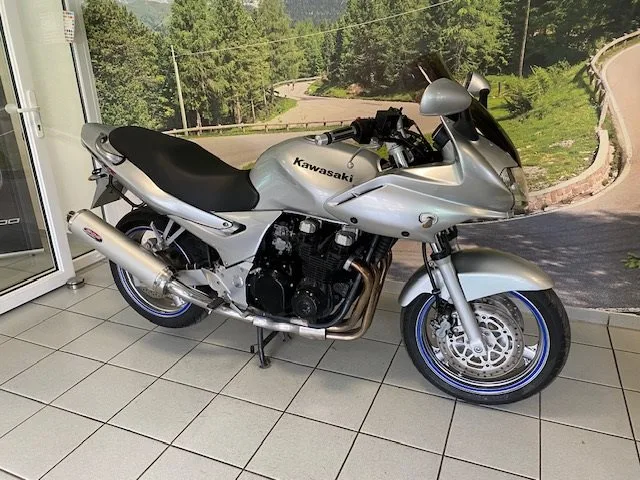 Kawasaki ZR-7 S