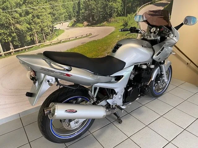 Kawasaki ZR-7 S