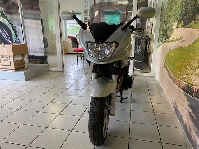 Kawasaki ZR-7 S