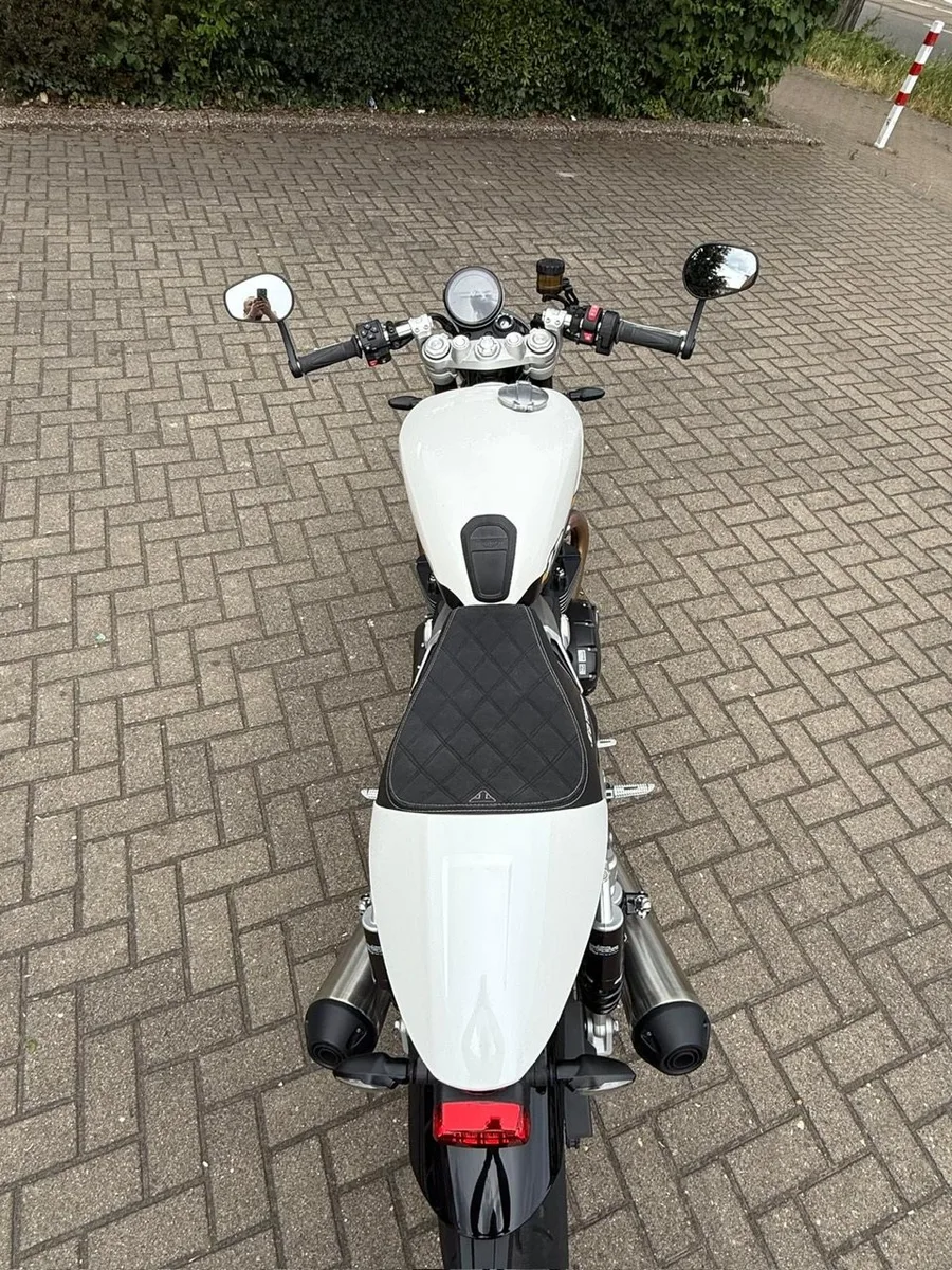 Triumph Speed Twin 1200