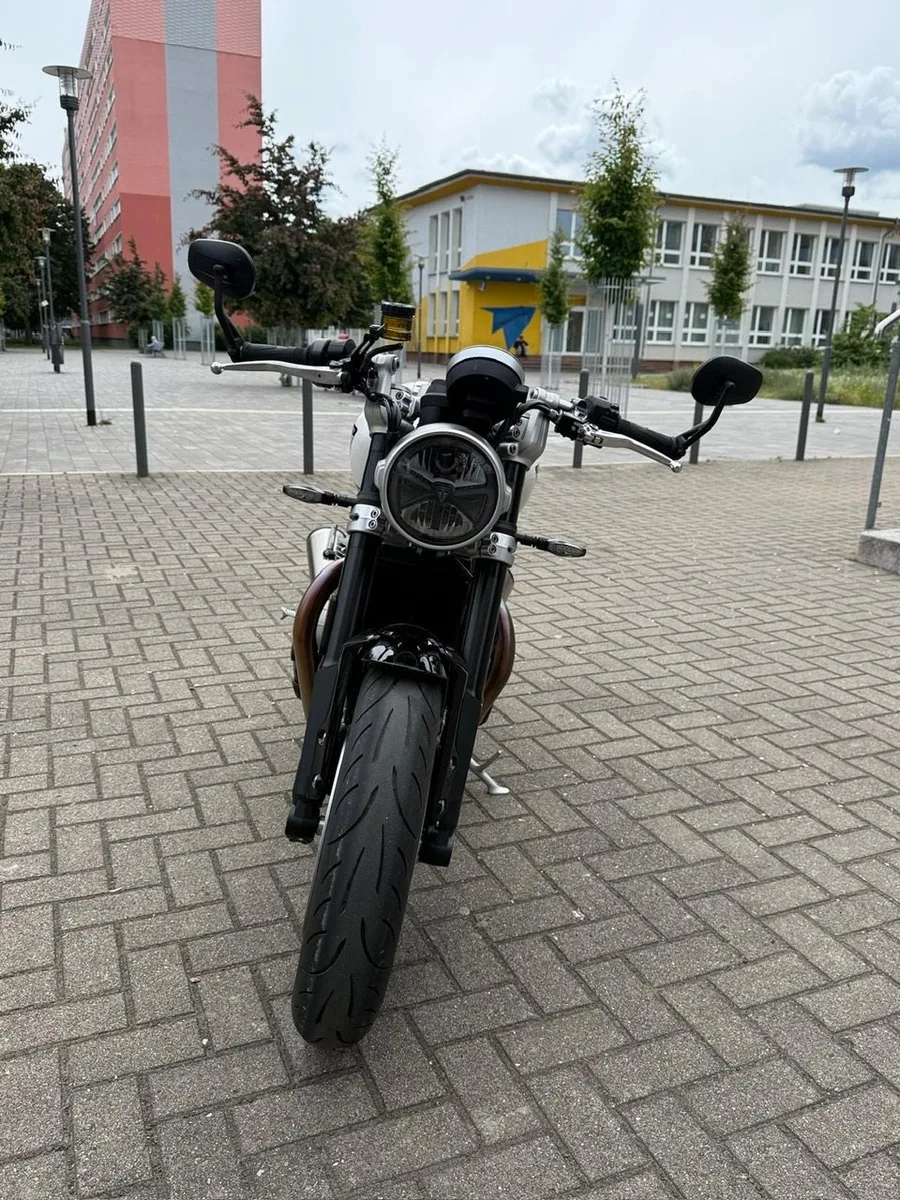 Triumph Speed Twin 1200