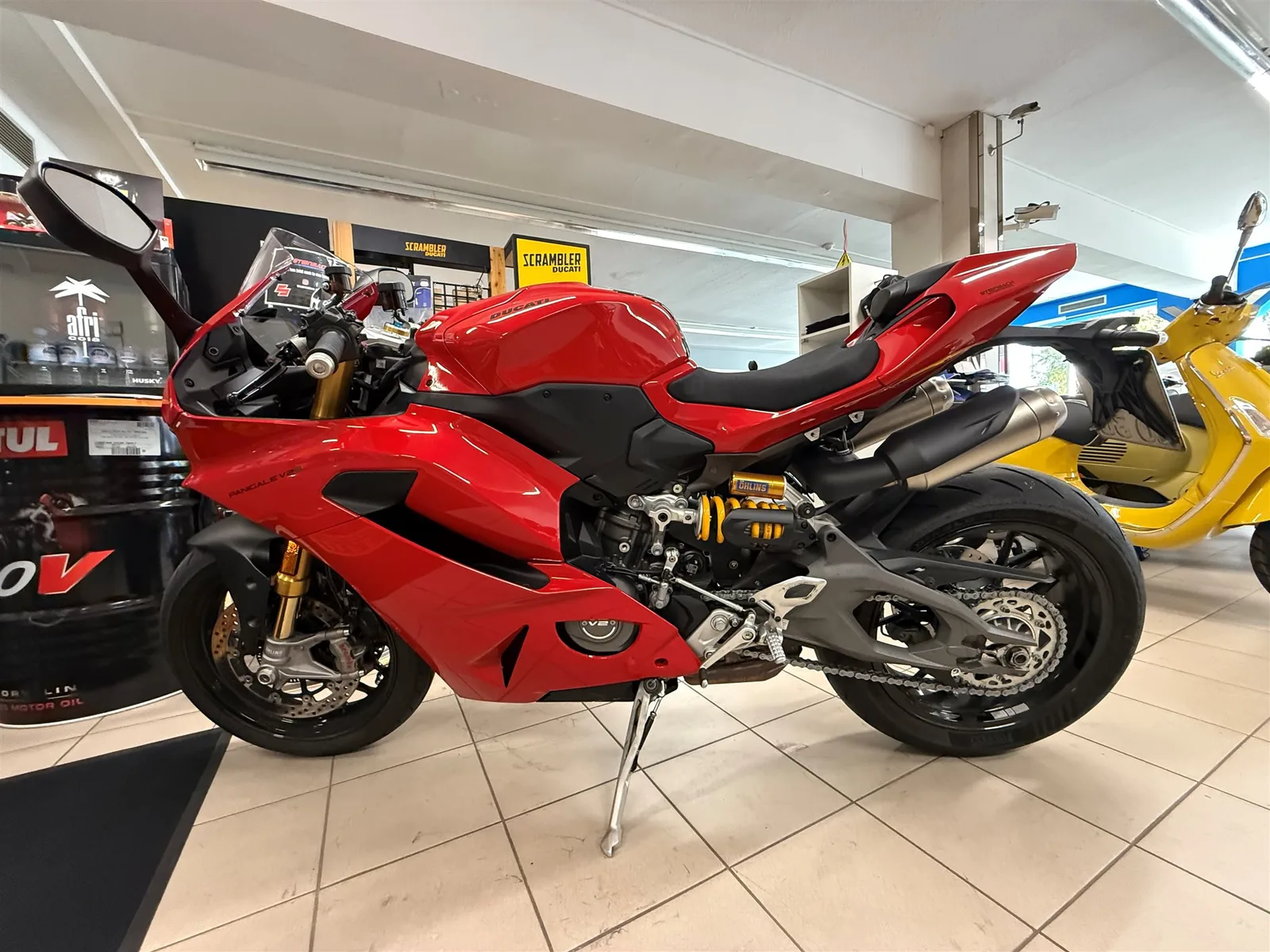 Ducati Panigale V2 S 2025