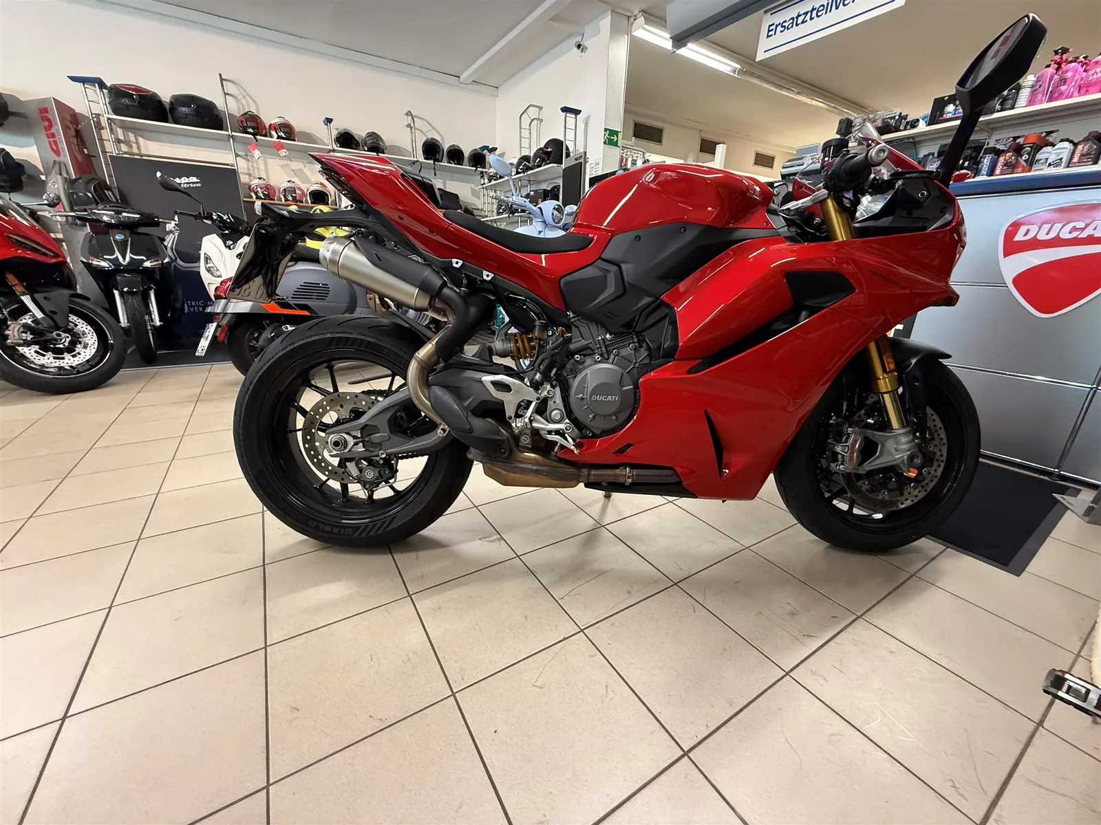 Ducati Panigale V2 S 2025