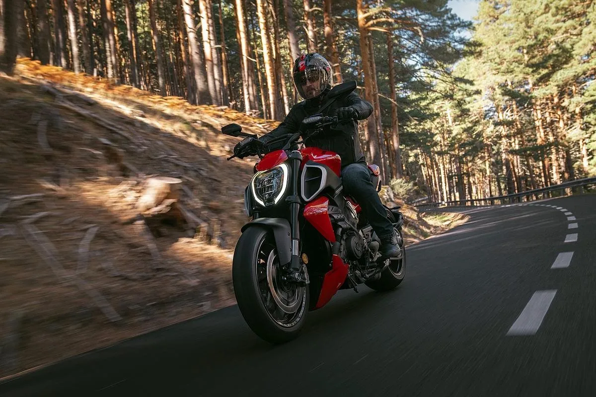 Ducati Diavel V4