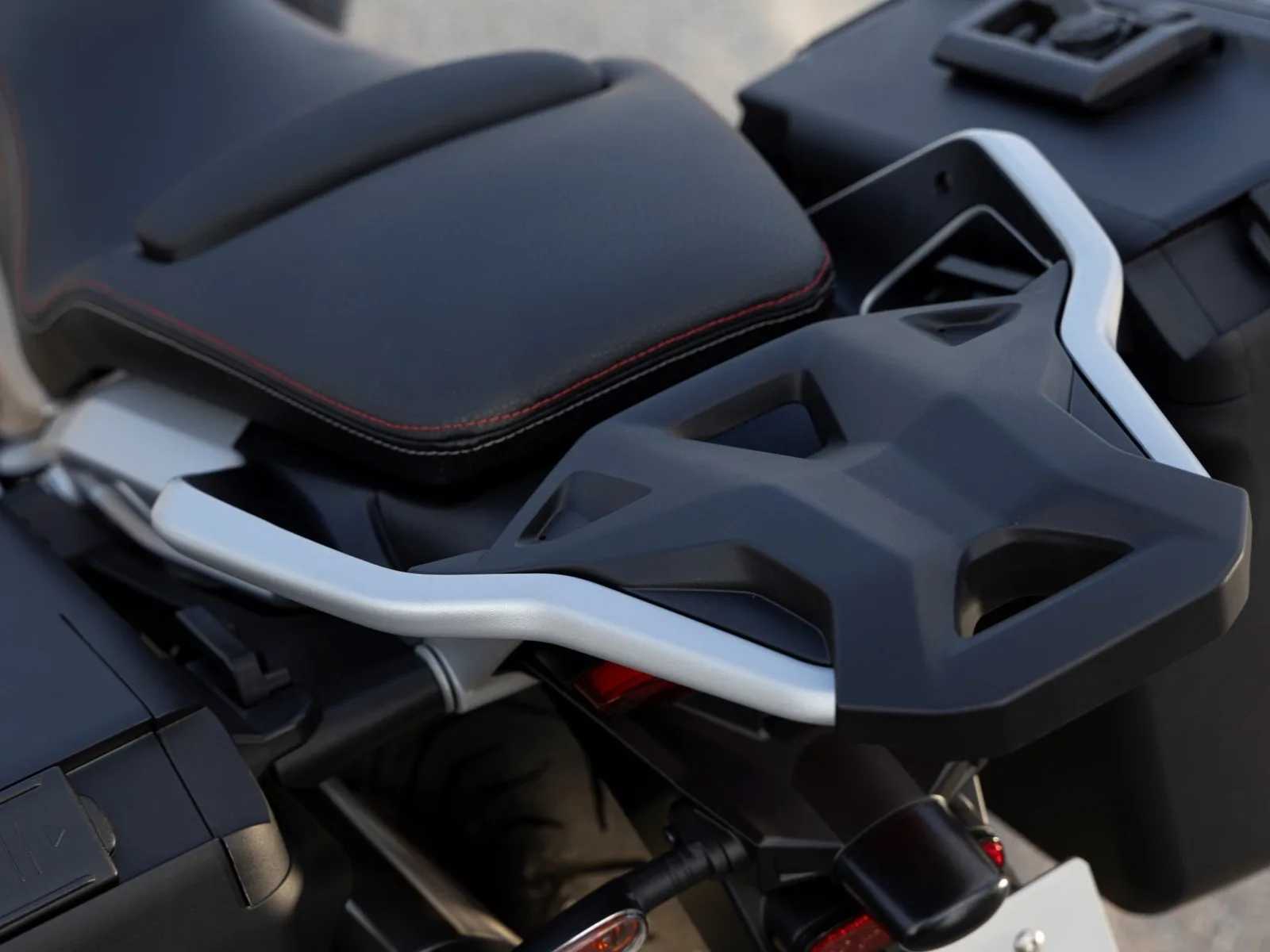 Moto Guzzi V85 TT Travel