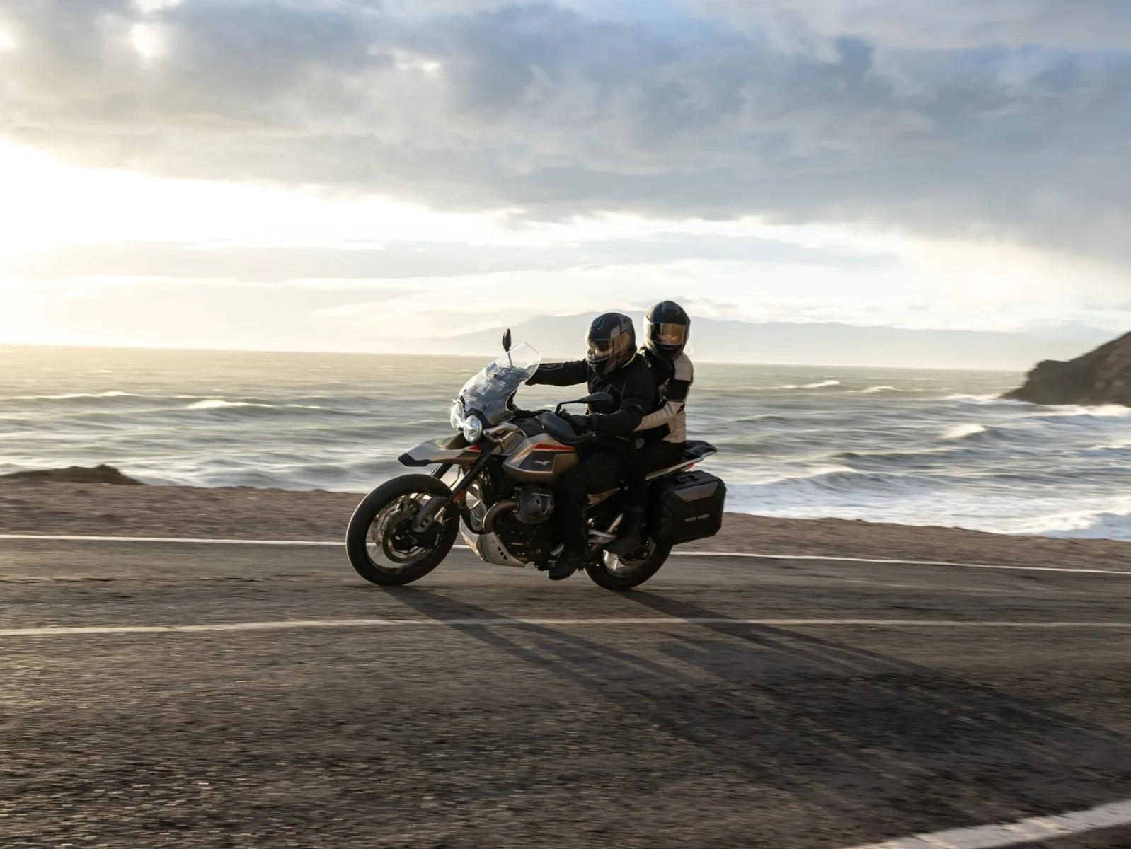 Moto Guzzi V85 TT Travel