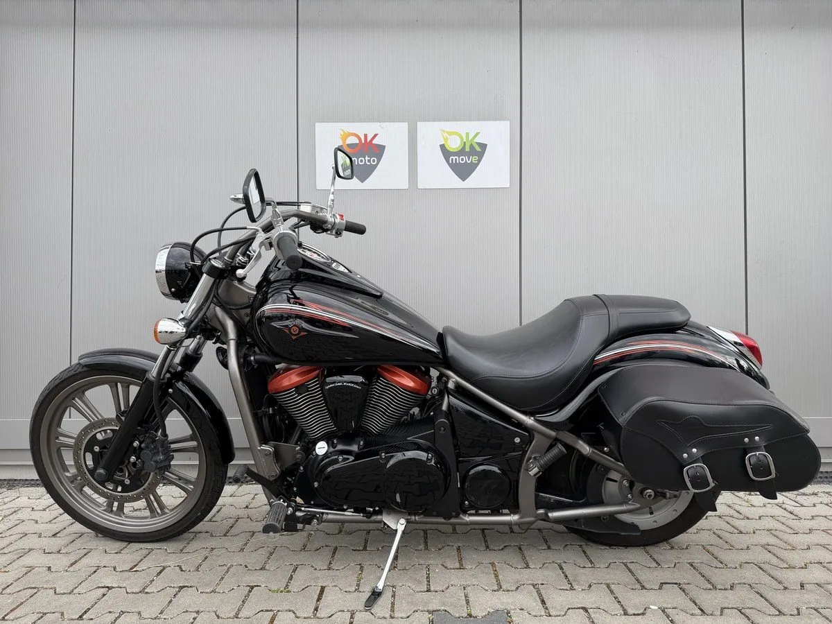 Kawasaki VN 900 Custom