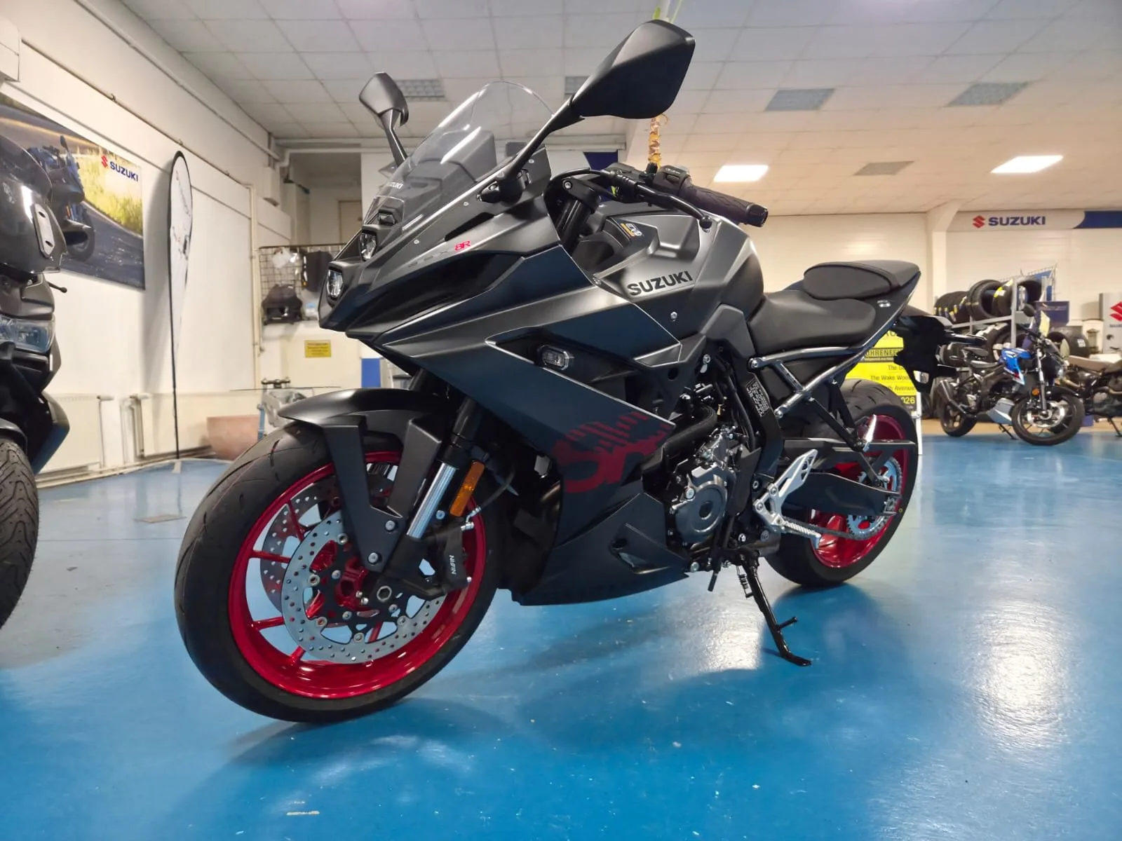 Suzuki GSX-8R ABS