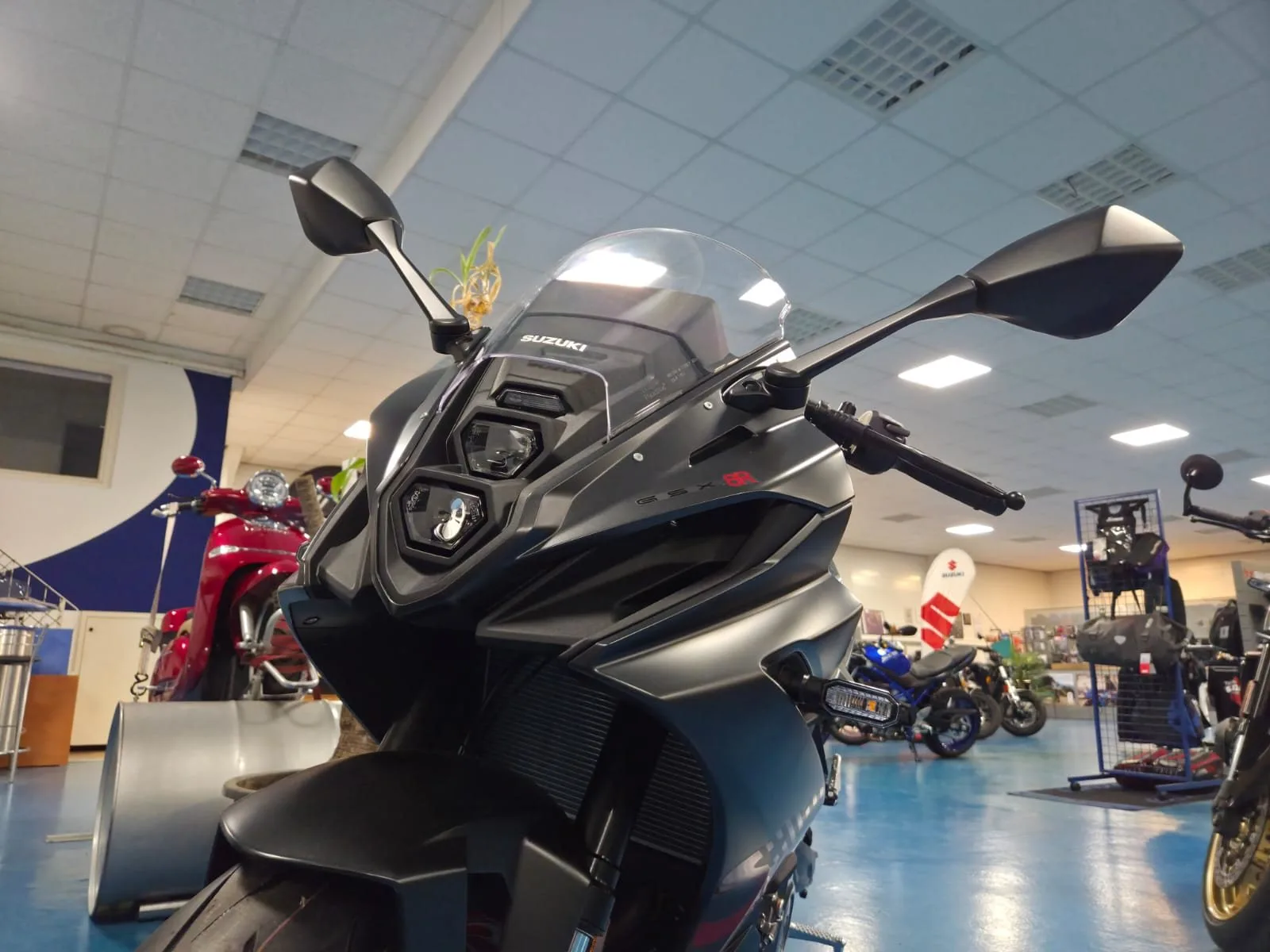 Suzuki GSX-8R ABS