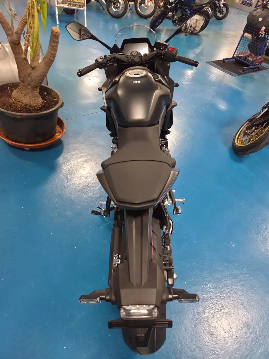 Suzuki GSX-8R ABS