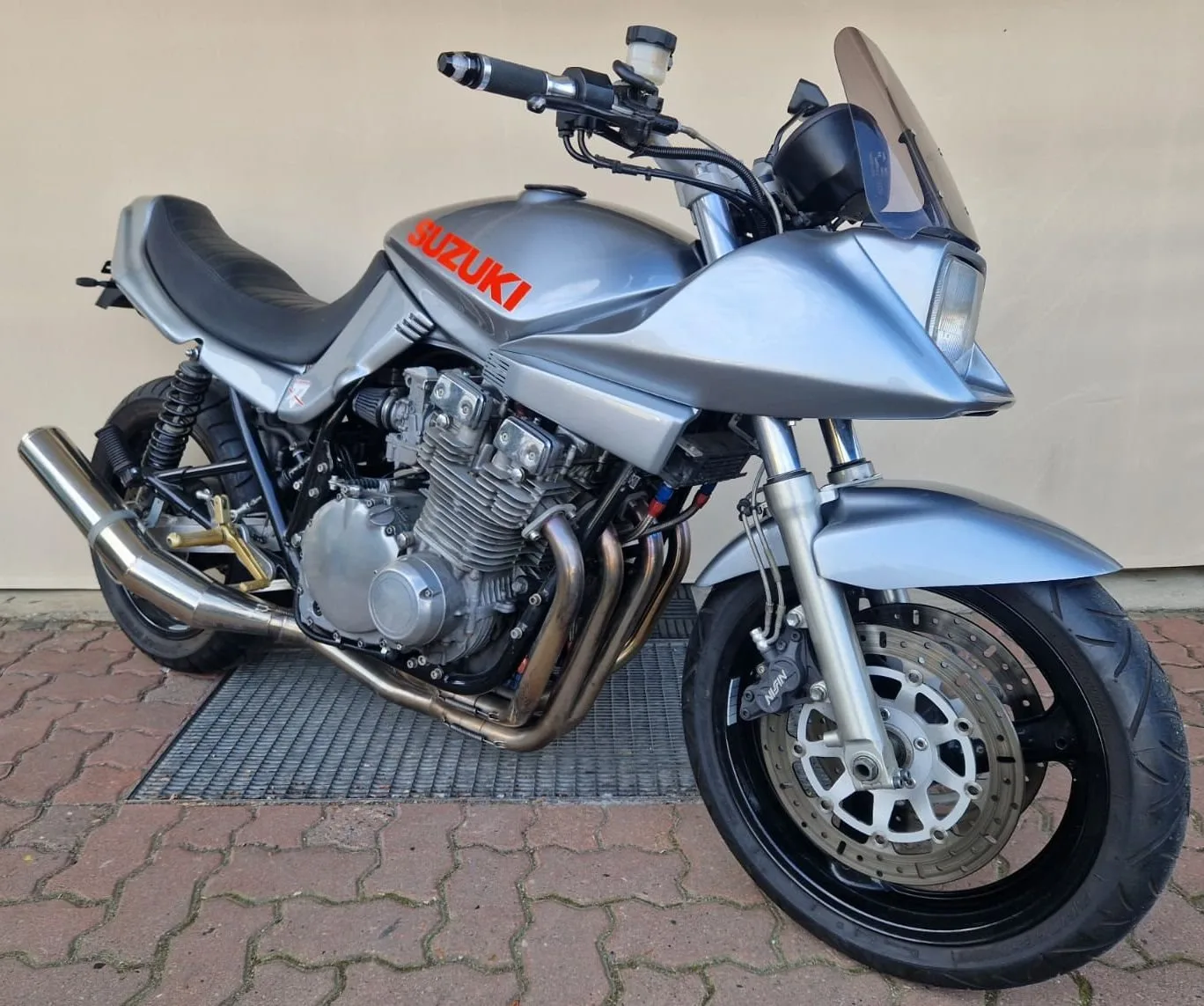Suzuki GSX 1100S Katana Top Zustand, einzigartig, viel Zubehör !