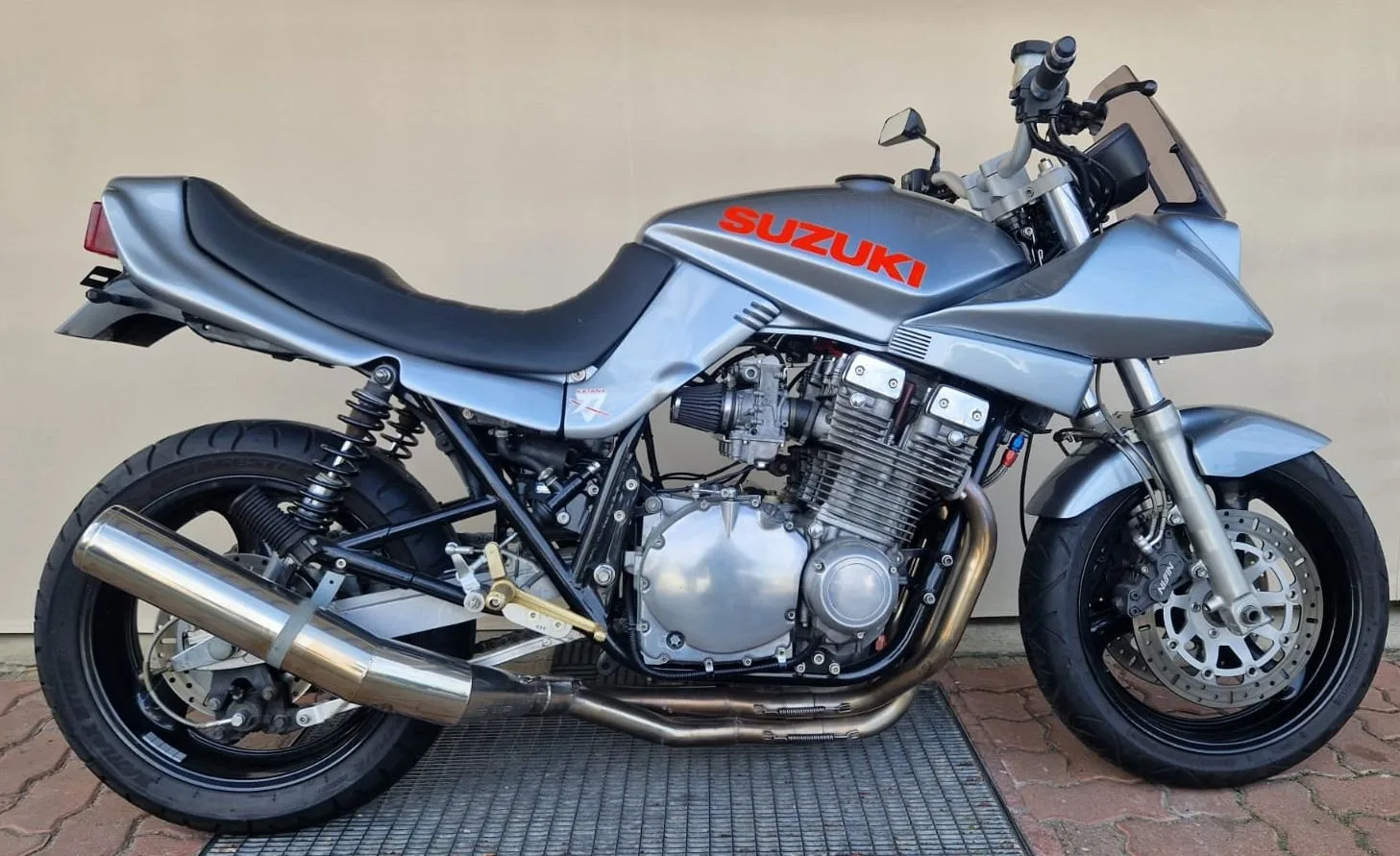 Suzuki GSX 1100S Katana Top Zustand, einzigartig, viel Zubehör !