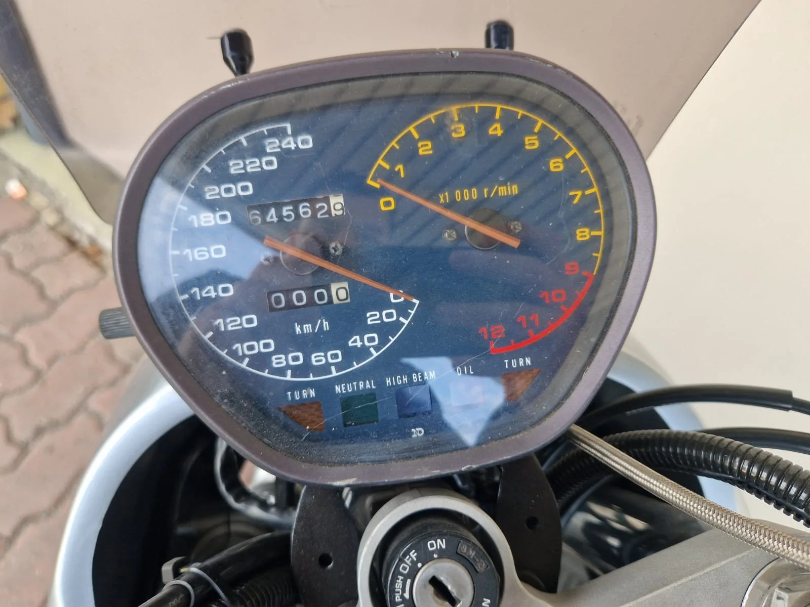 Suzuki GSX 1100S Katana Top Zustand, einzigartig, viel Zubehör !