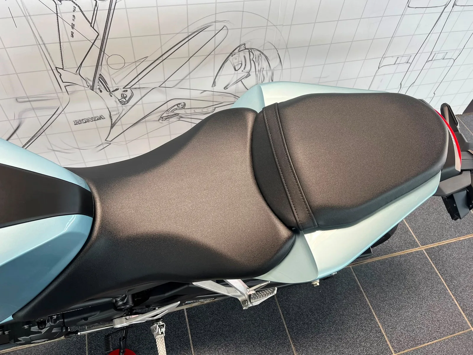 Honda CB125R 6 Jahre Garantie