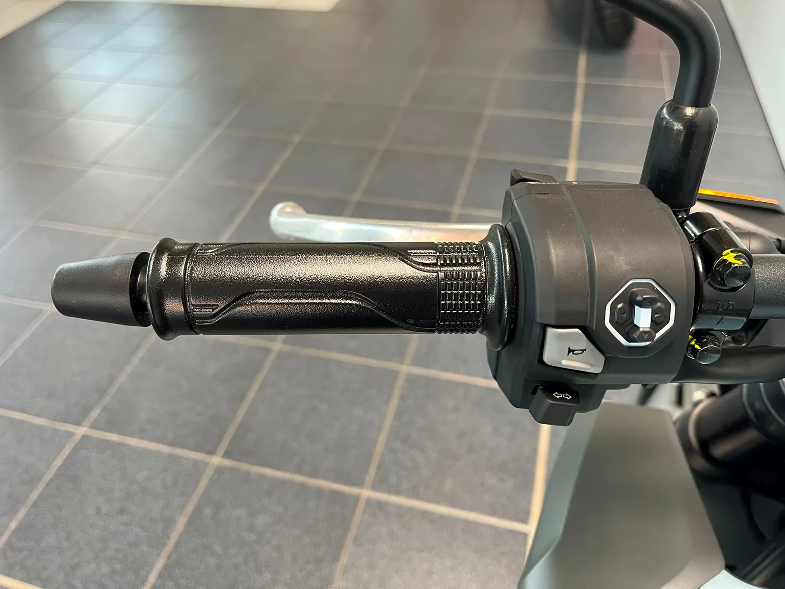 Honda CB125R 6 Jahre Garantie