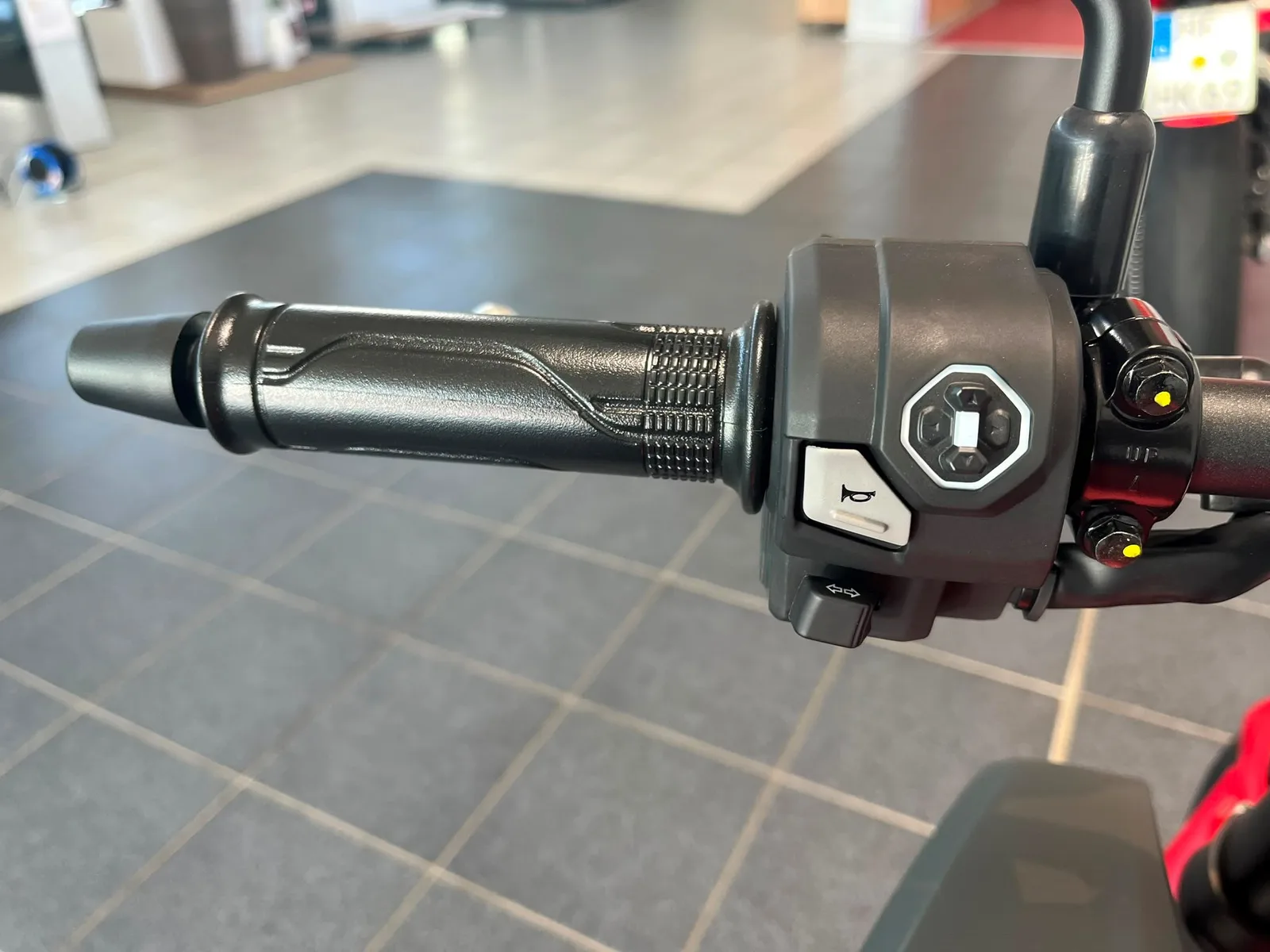Honda CB125R 6 Jahre Garantie