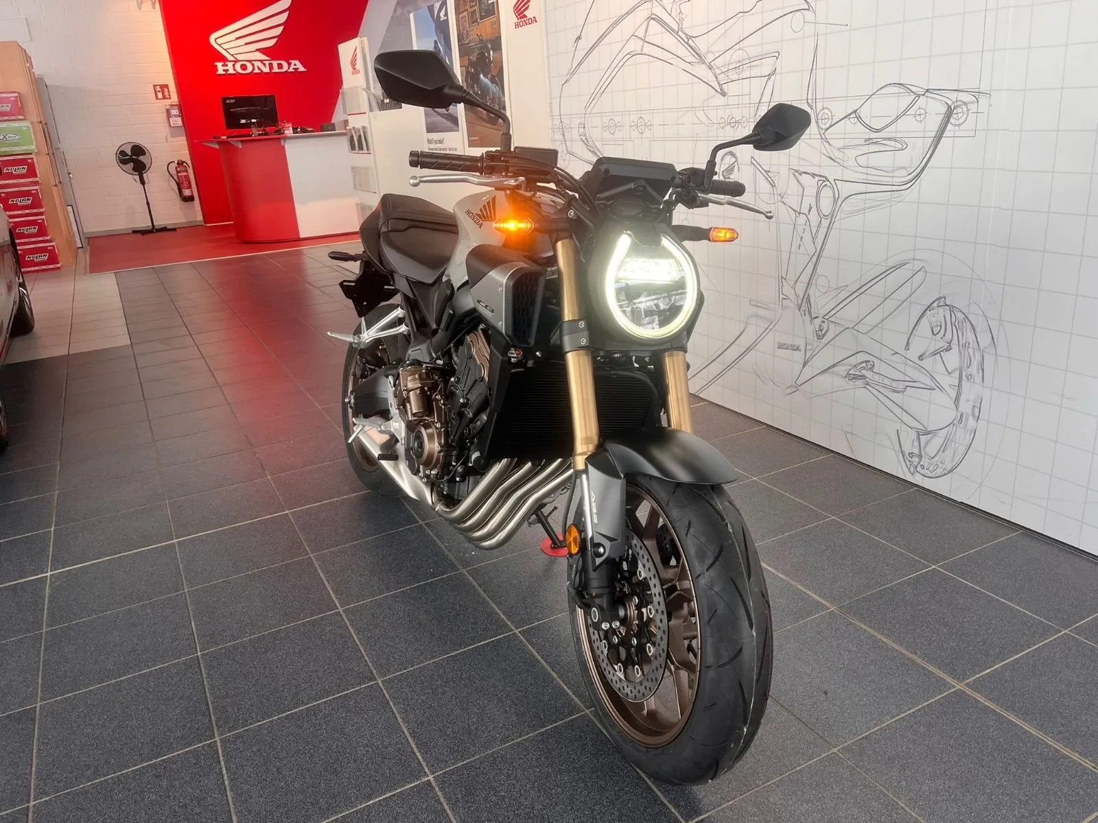 Honda CB650R E-Clutch