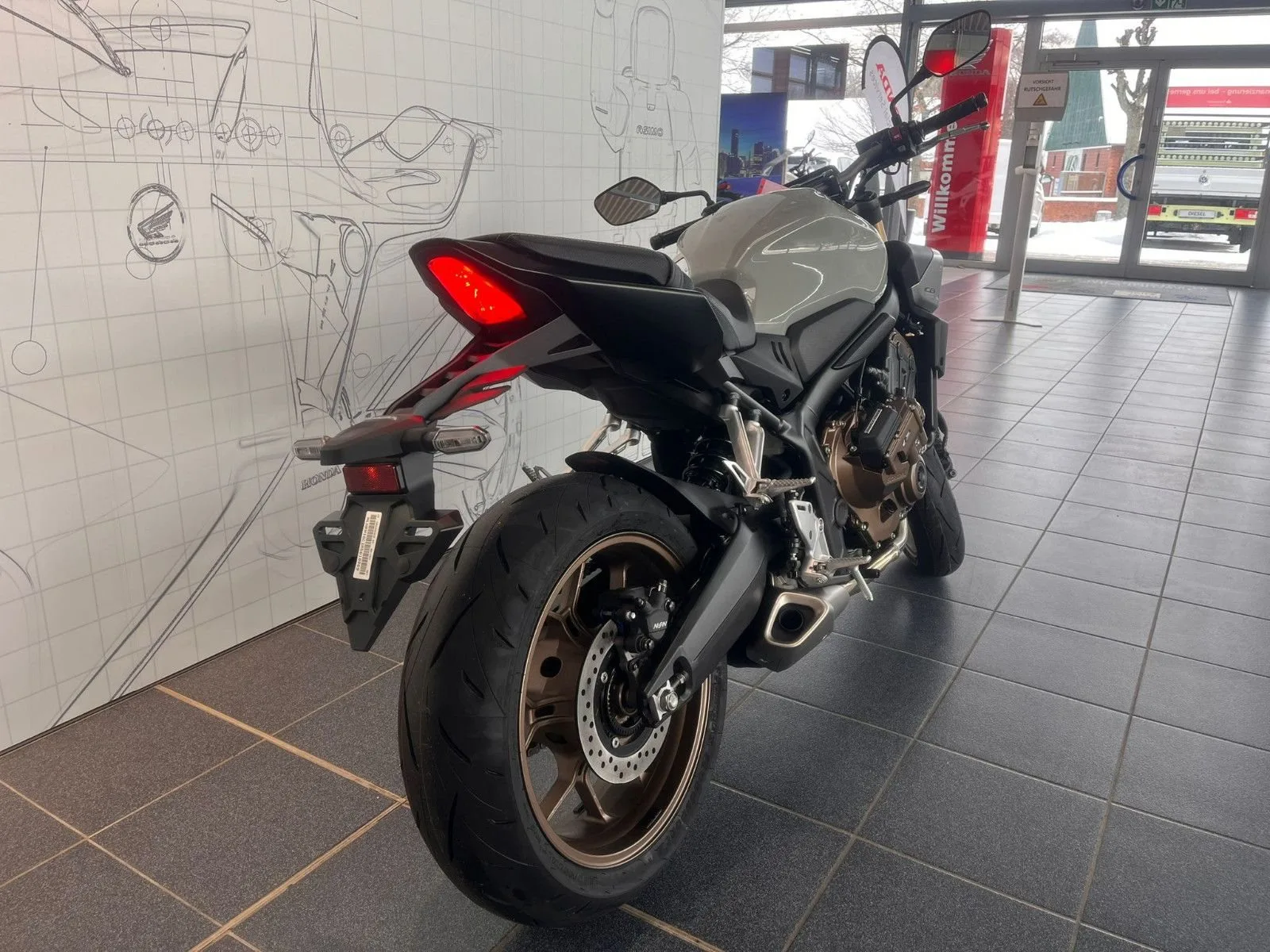 Honda CB650R E-Clutch
