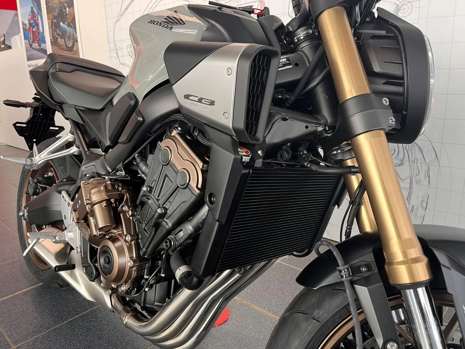 Honda CB650R E-Clutch