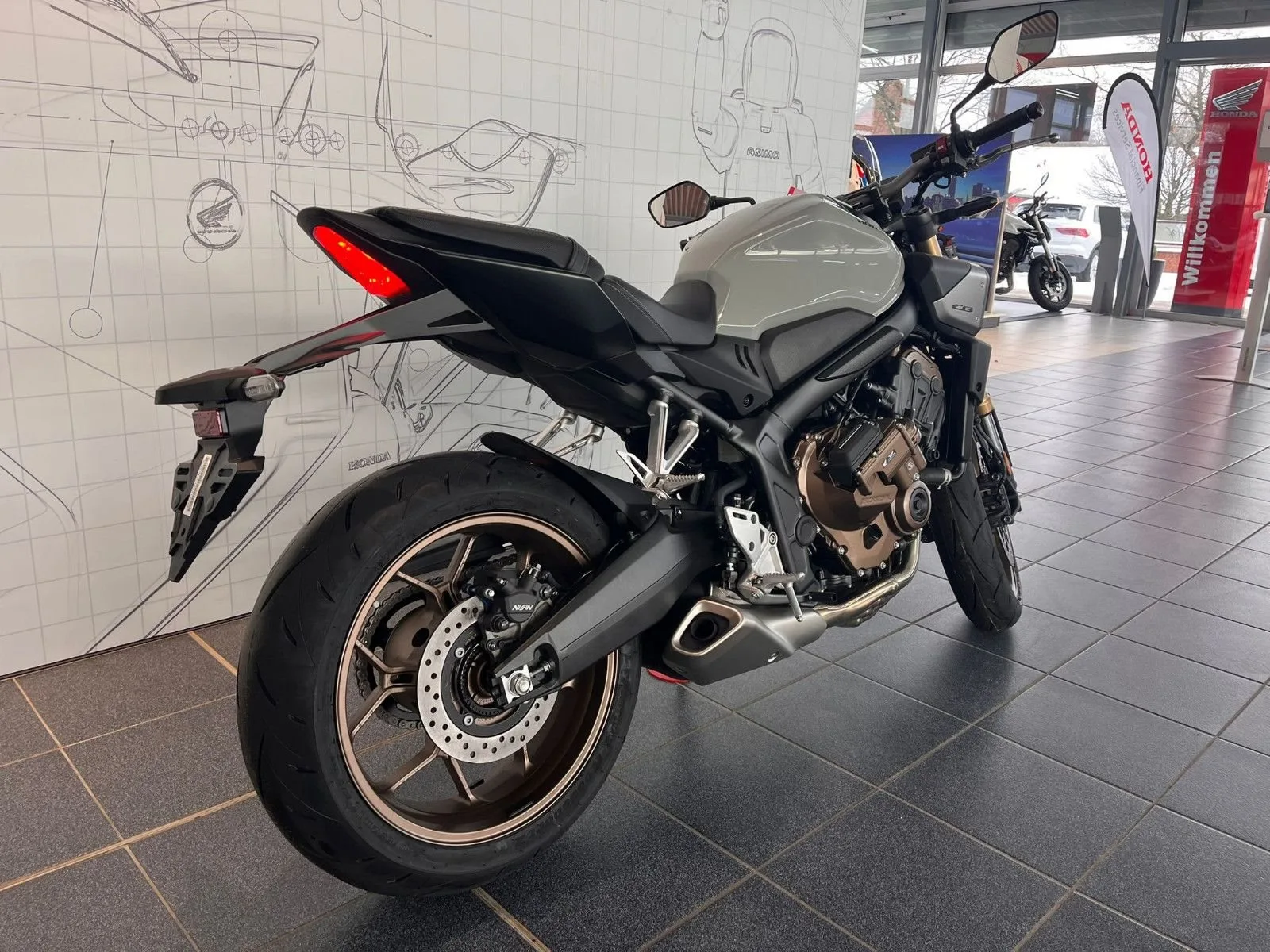 Honda CB650R E-Clutch