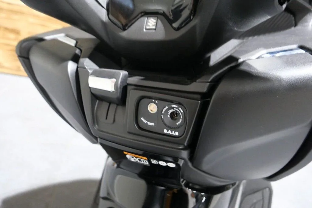 Suzuki Burgman 400