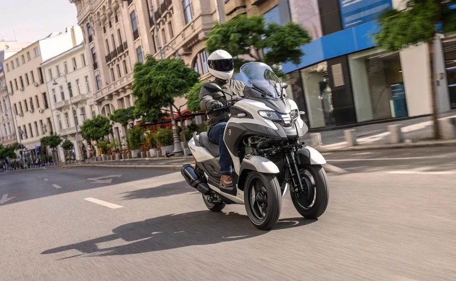 Yamaha Tricity 300, MY 2026 - Power Grey