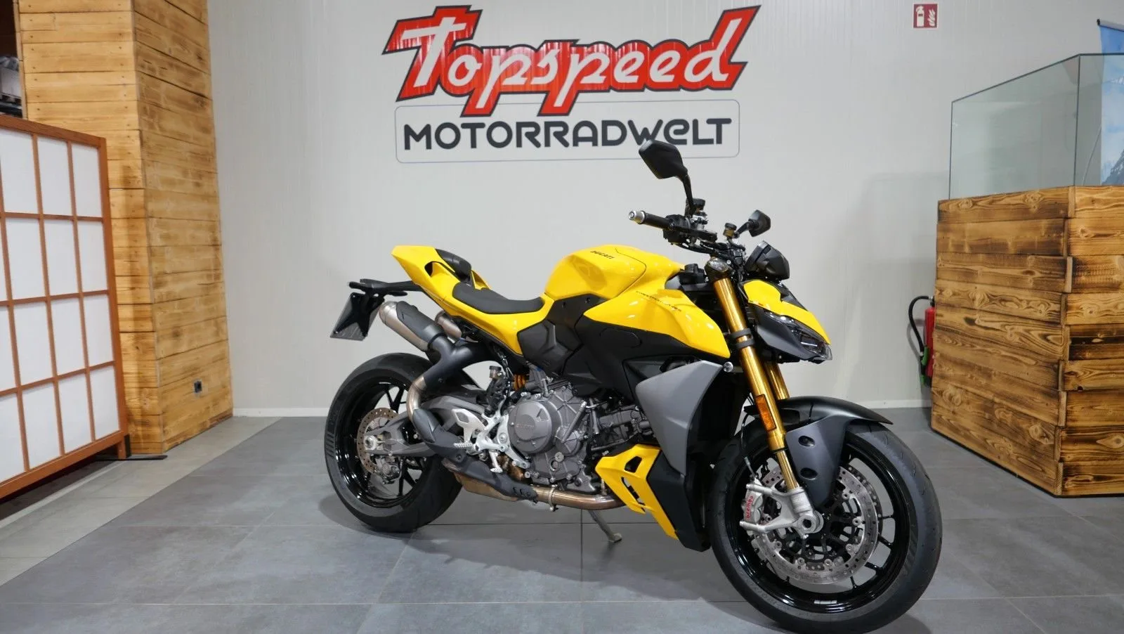 Ducati Streetfighter V2 S
