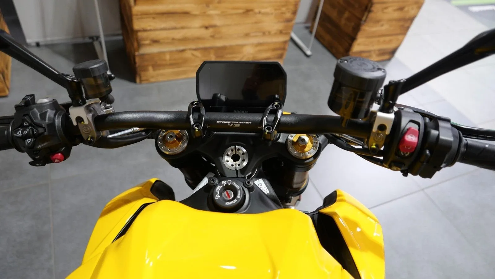 Ducati Streetfighter V2 S
