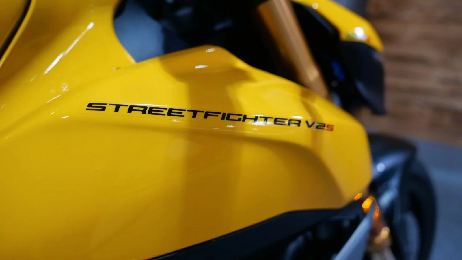 Ducati Streetfighter V2 S