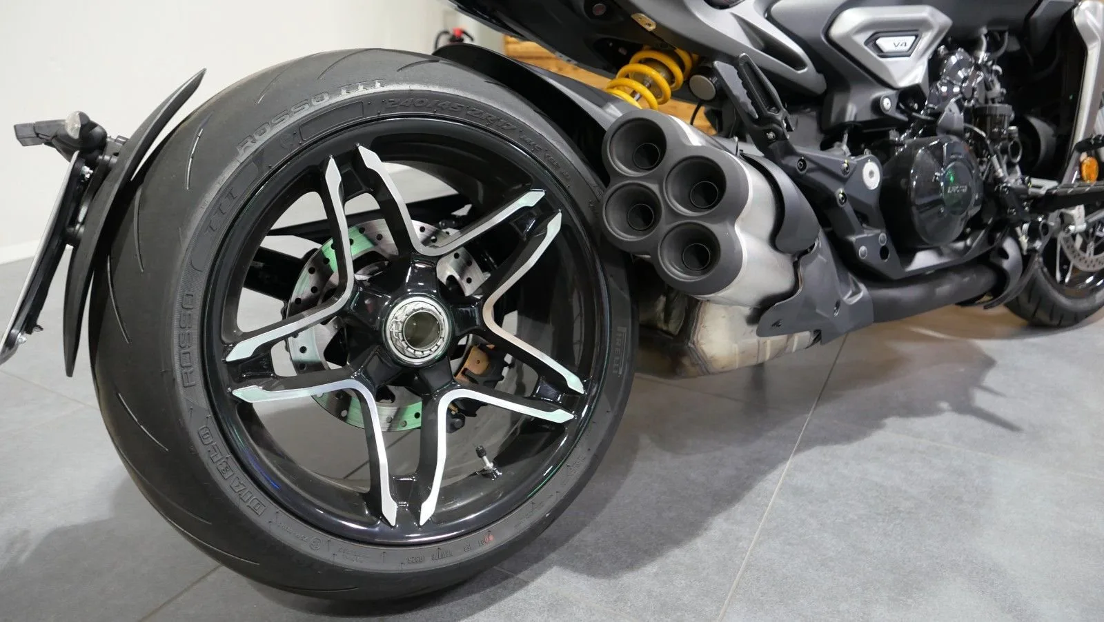 Ducati XDiavel V4
