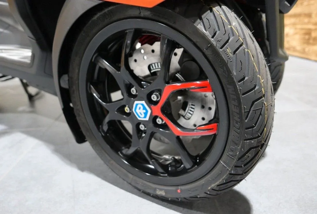 Piaggio MP3 400 Sport